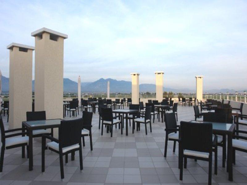 Hotel Airport Tirana Rinas Exterior photo